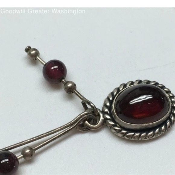 Vintage Sterling and Garnet  liquid silver  necklace - Picture 8 of 8